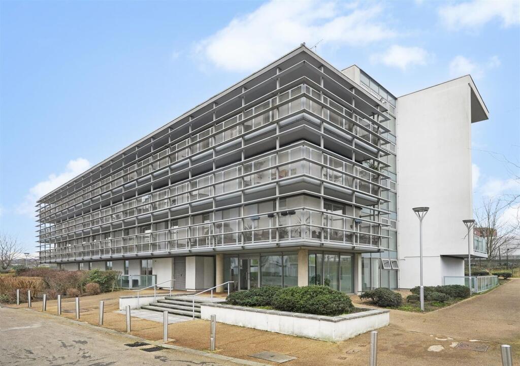 Main image of property: Kinnear Apartments, New River Village, Hornsey, N8