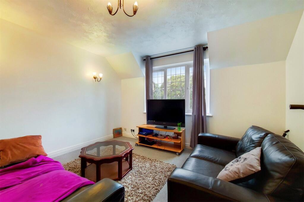 Apartment in London - More