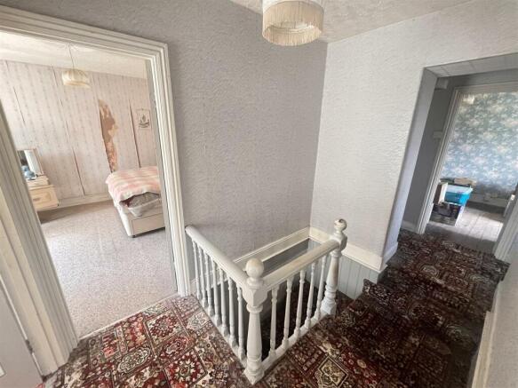 FIRST FLOOR - FRONT LANDING