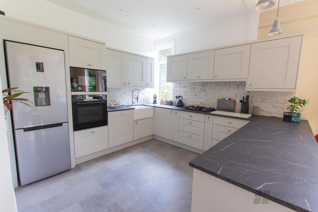 Apartment in Brighton - View 4