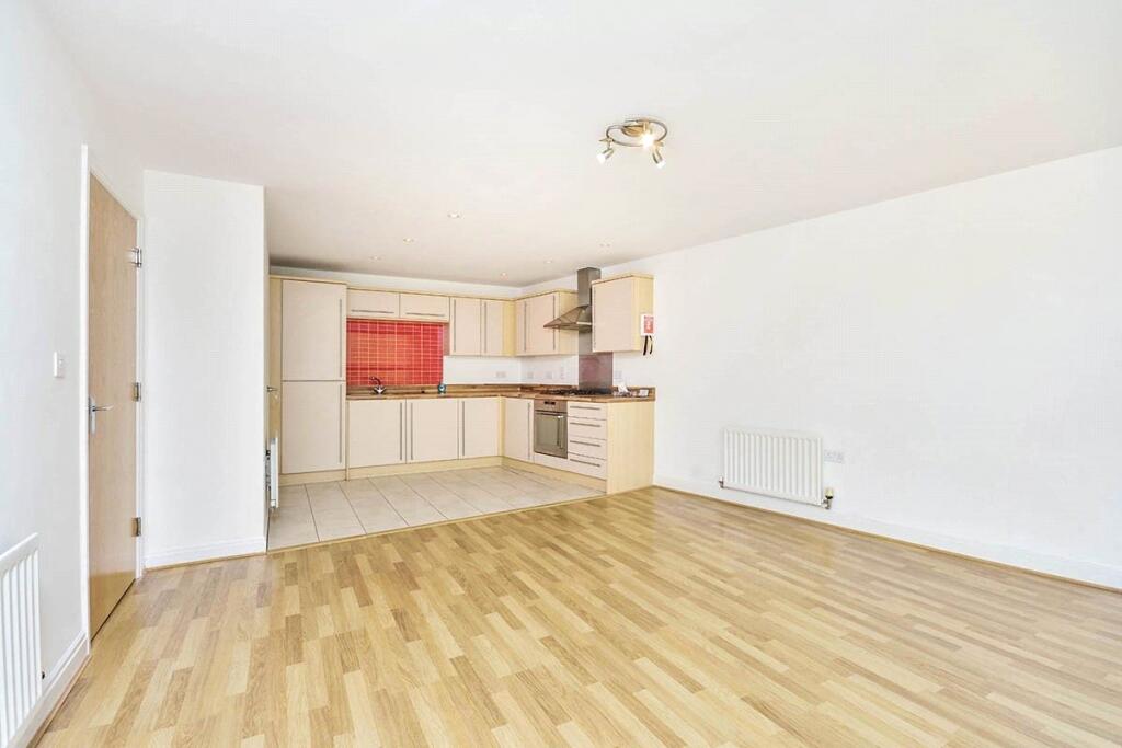 Apartment in Maidstone, Kent - View 2