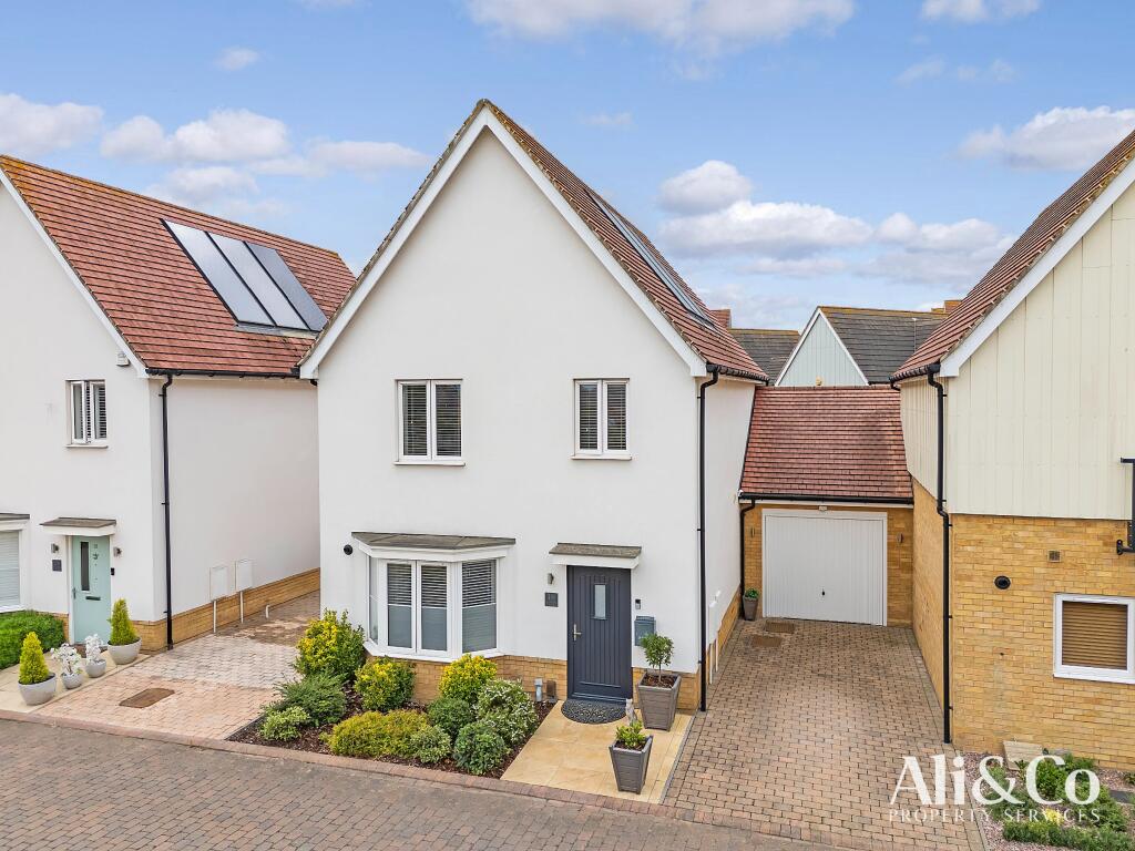 Main image of property: Woodside Close, Grays