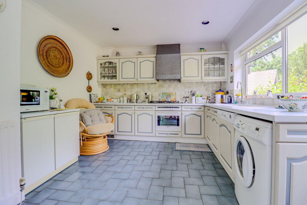 Towers Drive, Kirby Muxloe, LE9 photo 4