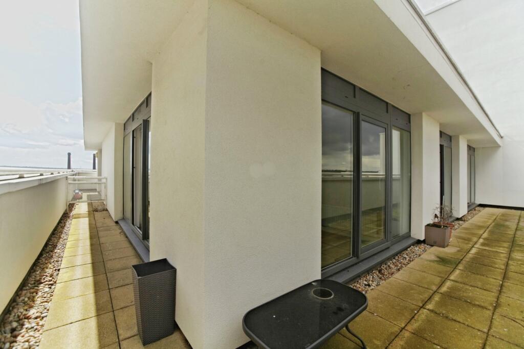 Apartment in Croydon - View 4