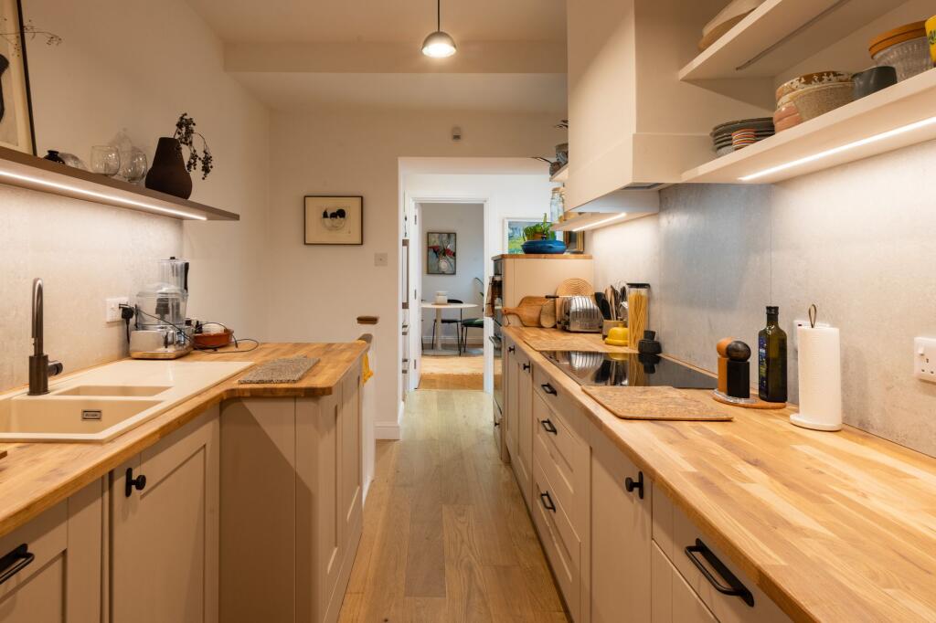 Apartment in Bristol, Clifton Village, Hotwells - View 6