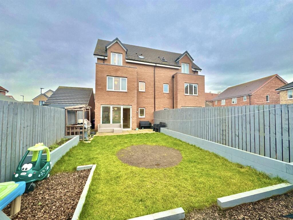Warley Close, Birtley, Chester Le Street photo 4