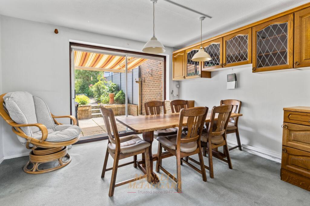 House in Crawley, Worth - View 2