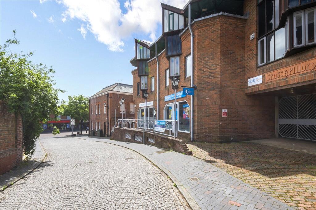 1-bed flat on Cross & Pillory House, Cross & Pillory Lane, Alton, Hampshire, GU34, £235,000