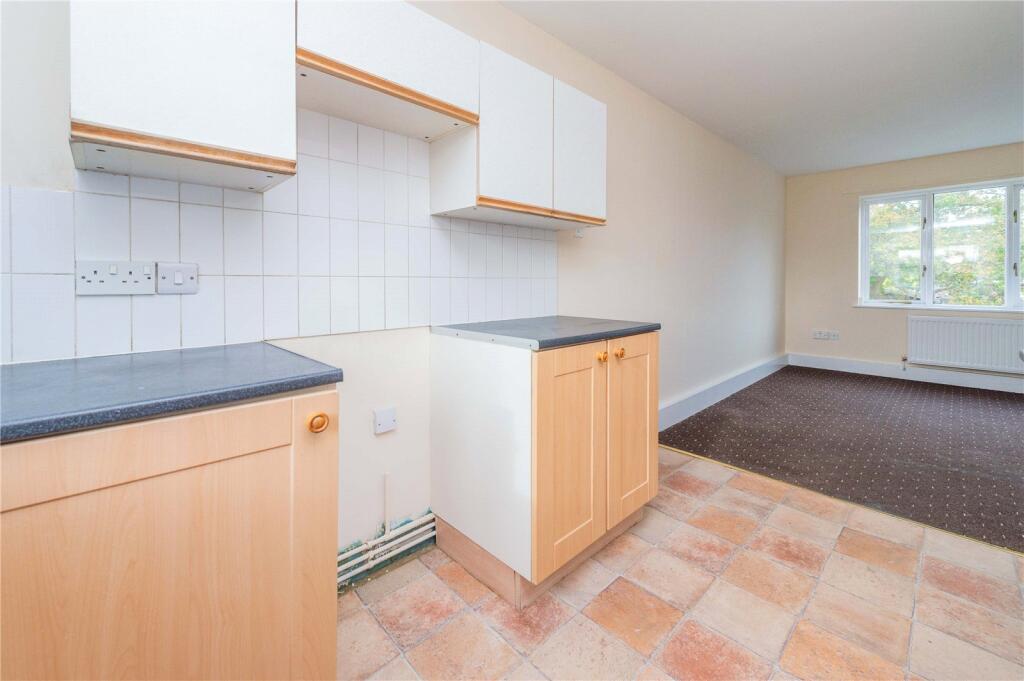 Queens Court, Madeley, Telford, Shropshire, TF7 photo 4
