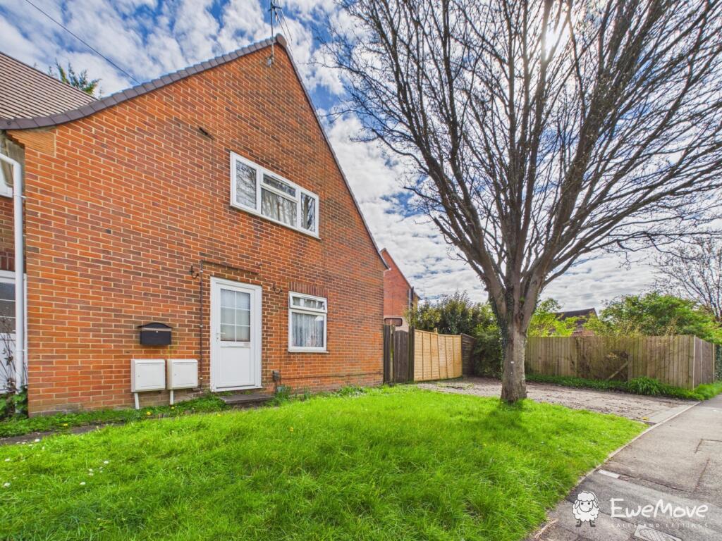 Main image of property: 28 Stuart Crescent, Winchester