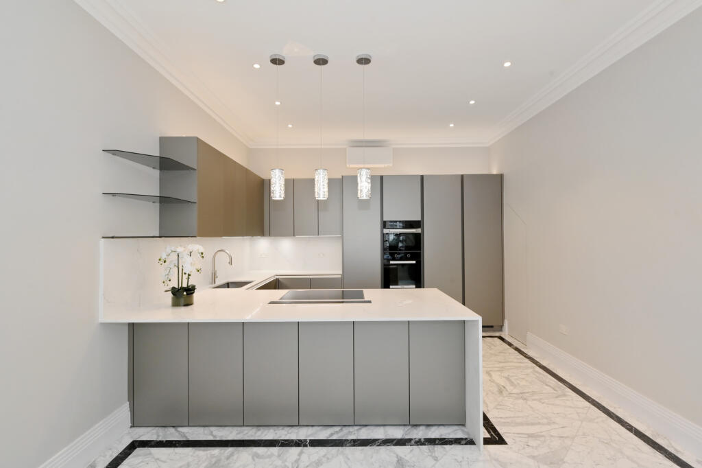 4 bedroom terraced house for rent