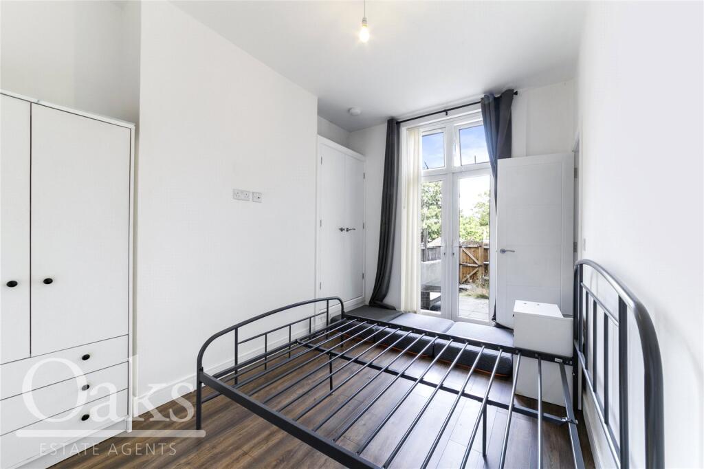 Apartment in London - View 5