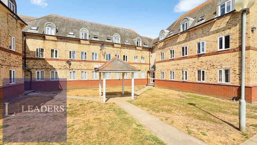 2-bed flat on Colne Road, Halstead, Essex, £160,000