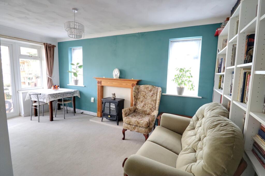 House in Havant, Hampshire - View 2