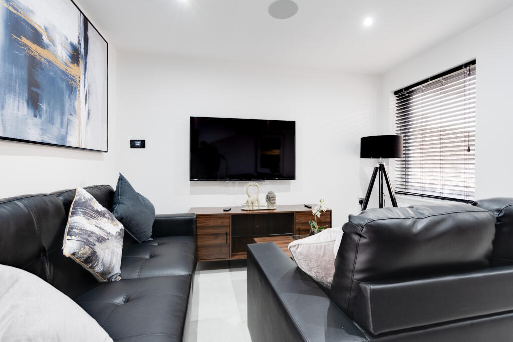 1 bedroom house share for rent