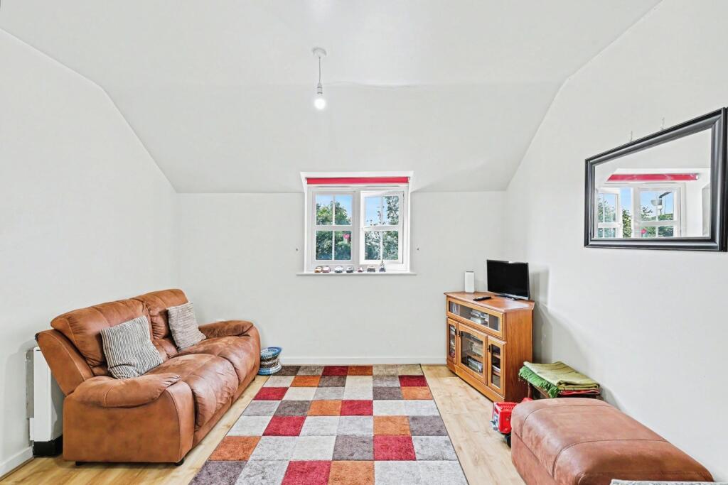 Apartment in Northampton, West Northamptonshire - View 4