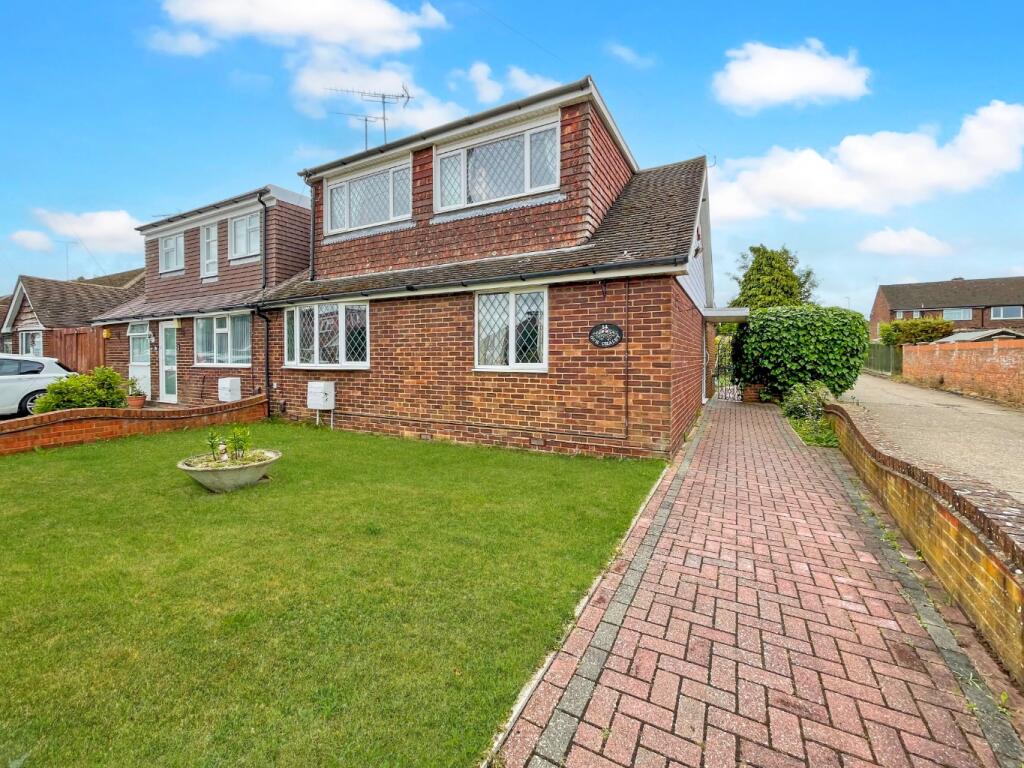 Main image of property: Cloisters Road, Luton, Bedfordshire, LU4 0NJ