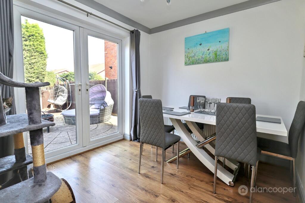 House in Nuneaton and Bedworth, Stockingford - More