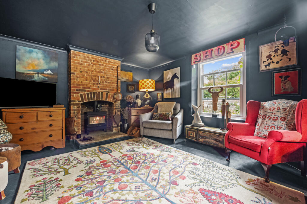 House in Dorchester, Charminster - More