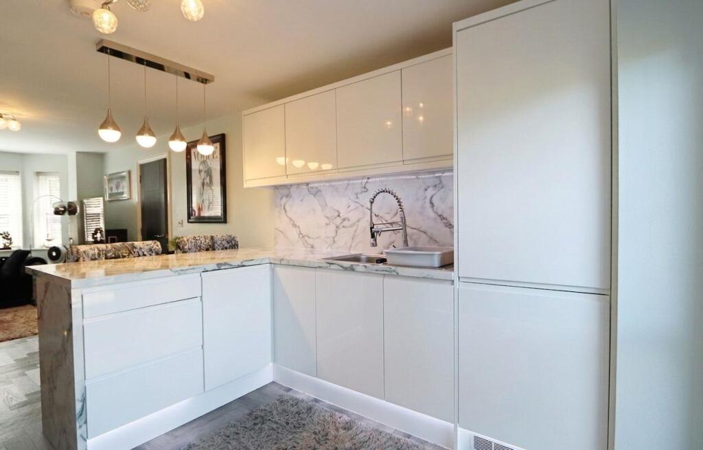 House in Sefton, Liverpool City Region - View 3