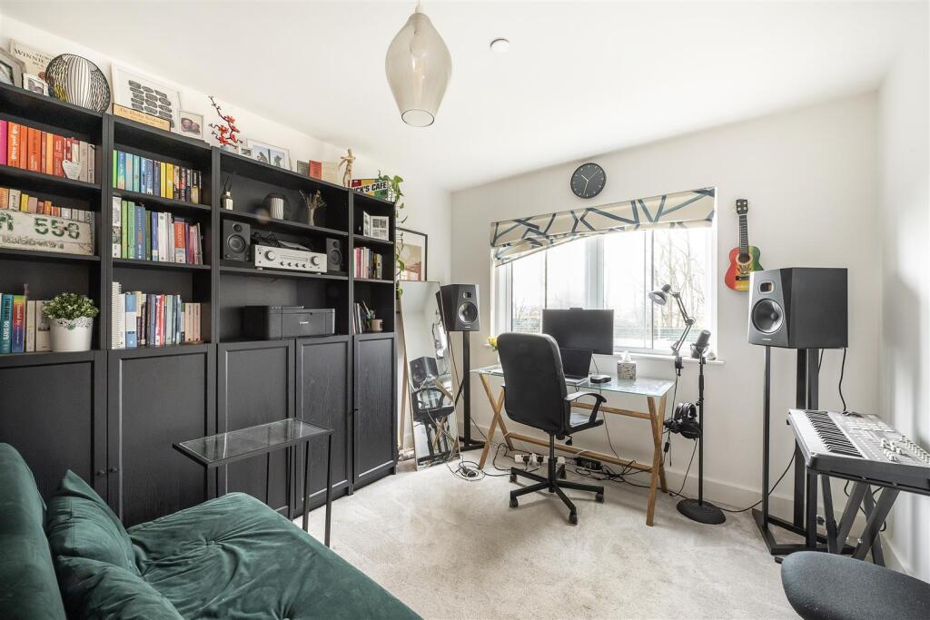 Additional image 12 of 15 Sandridge Park, St Albans