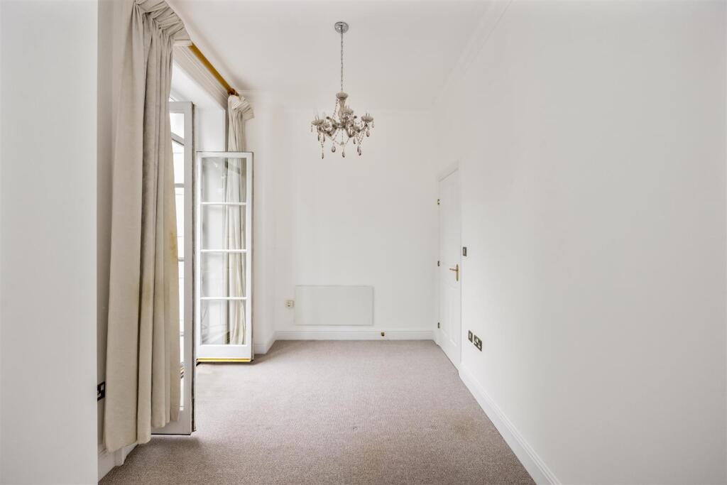 Apartment in Brighton - View 5