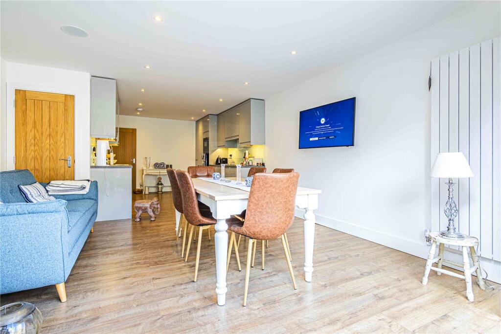 House in Hemel Hempstead - More