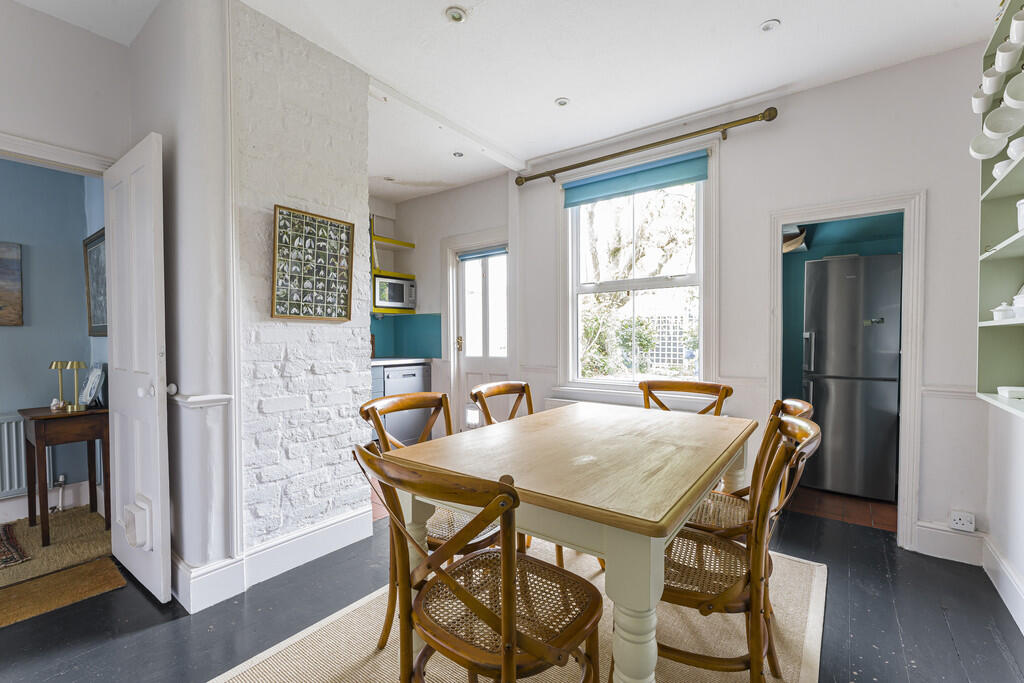 King Charles Crescent, Surbiton photo 4