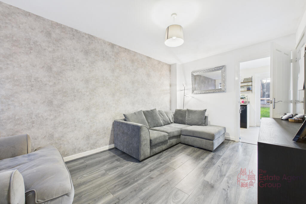 Fieldfare Way, Norton Canes, Cannock, Staffordshire photo 4