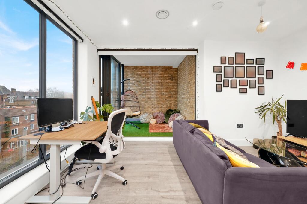 Main image of property: Saxon Apartments,
204 Fairbridge Road, N19