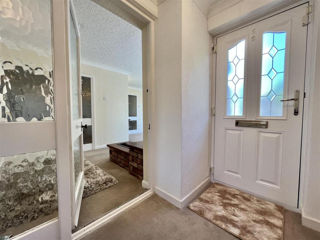 Fir Tree Crescent, Dukinfield photo 2
