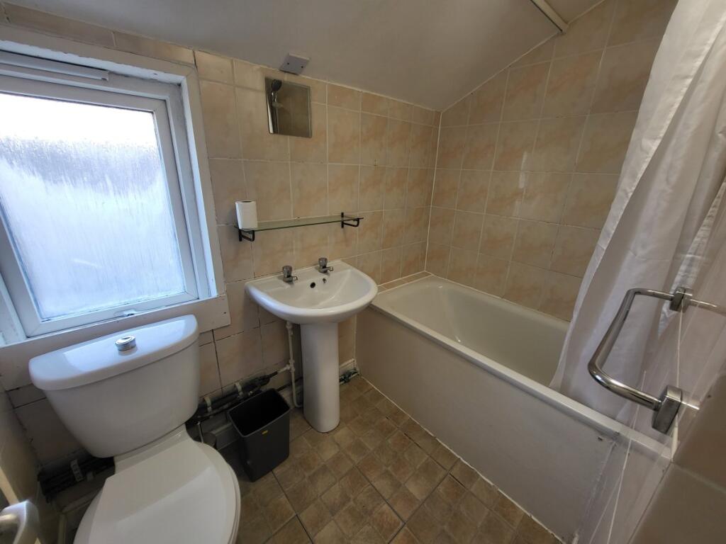 House in London - View 5