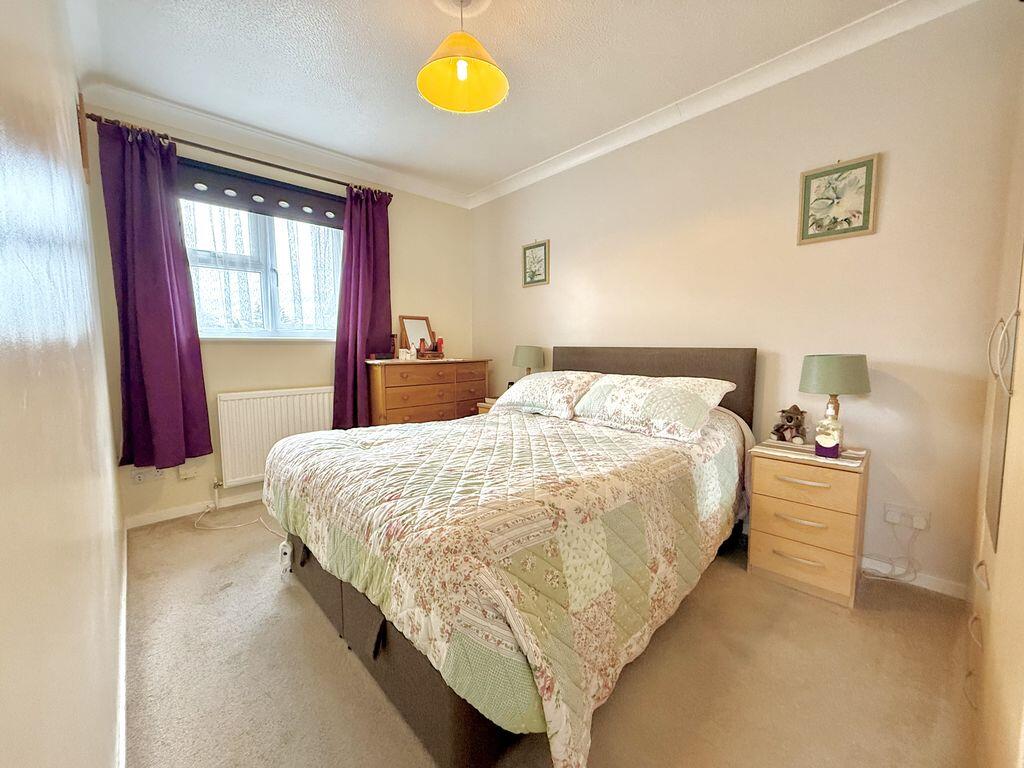 Goldcrest Close, Luton  photo 4