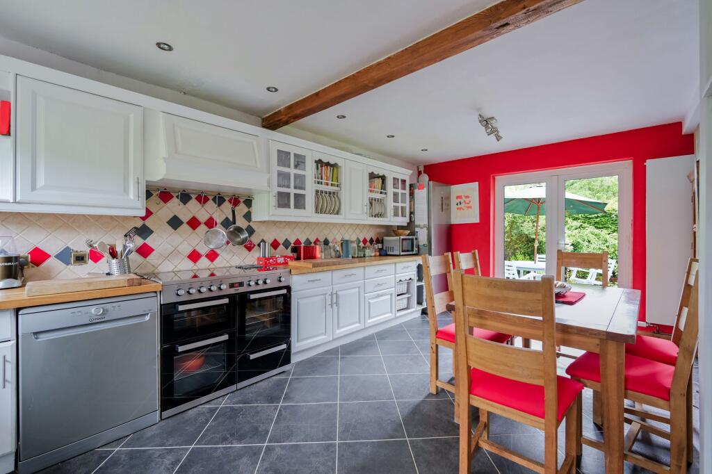 House in Haywards Heath, Ardingly - More