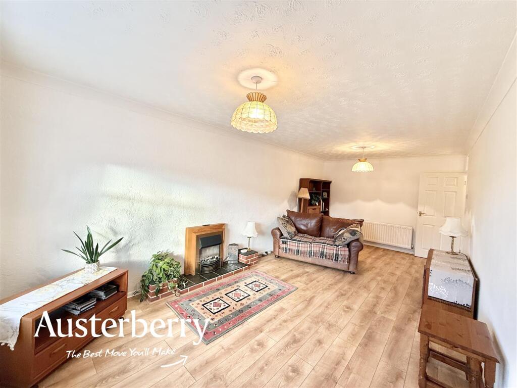 House in Stoke-on-Trent, Trentham - View 2