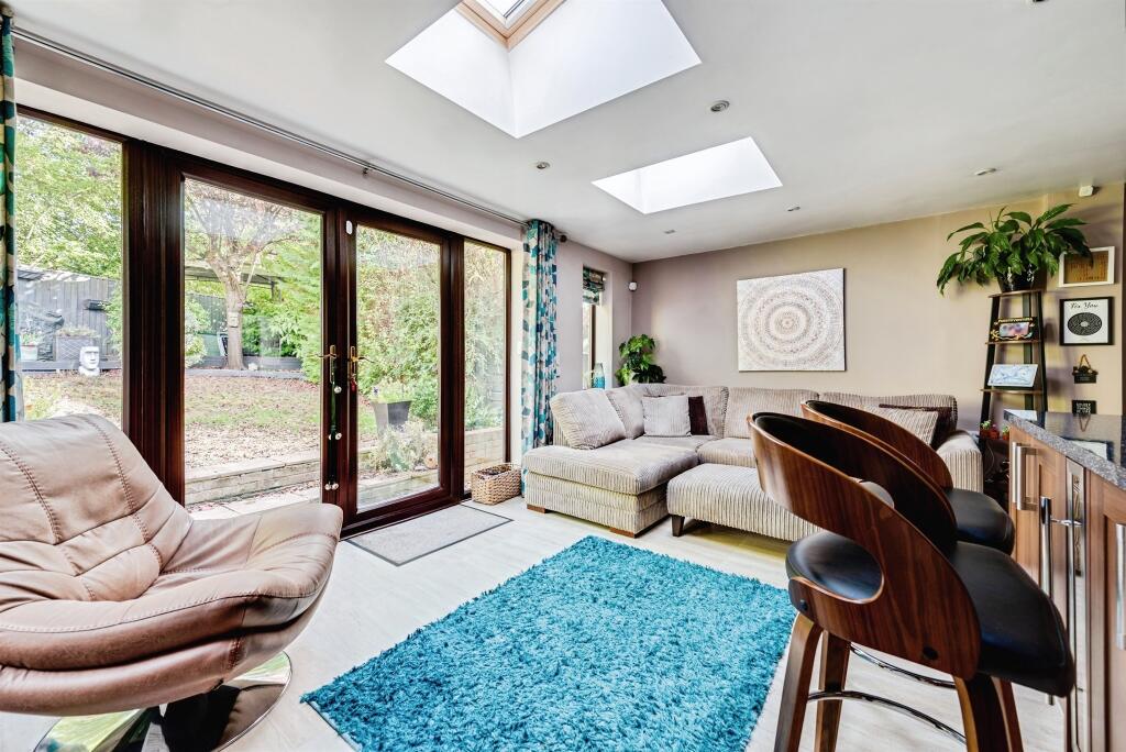 House in Swindon, Pembroke Park, Wood Hall - More