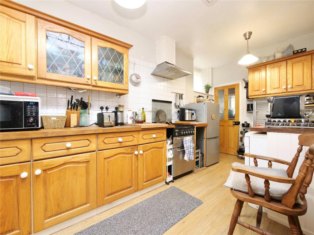 Additional image 6 of Characterful Three-Bedroom Cottage in the Heart of Shepton Mallet