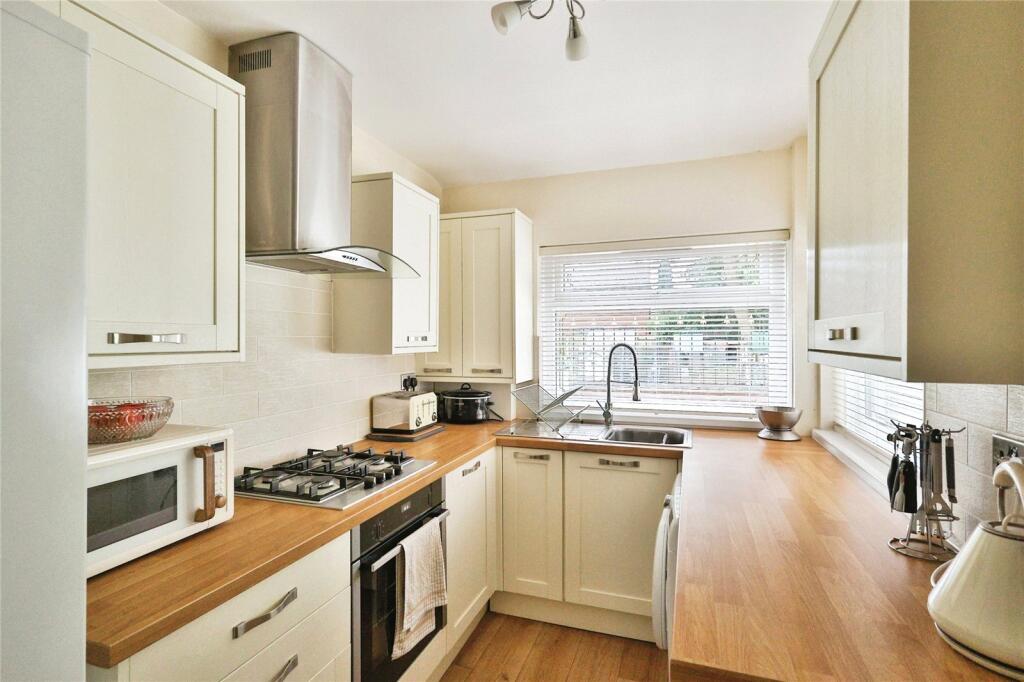 House in Tameside, Fairfield - View 3