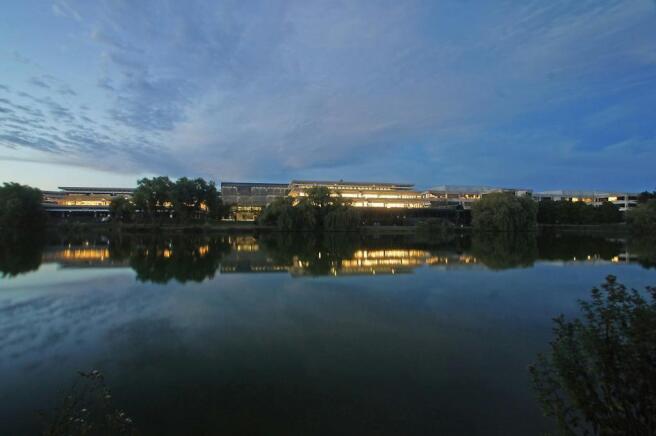 Lakeside_Portsmouth_at_dusk__no_007.jpg