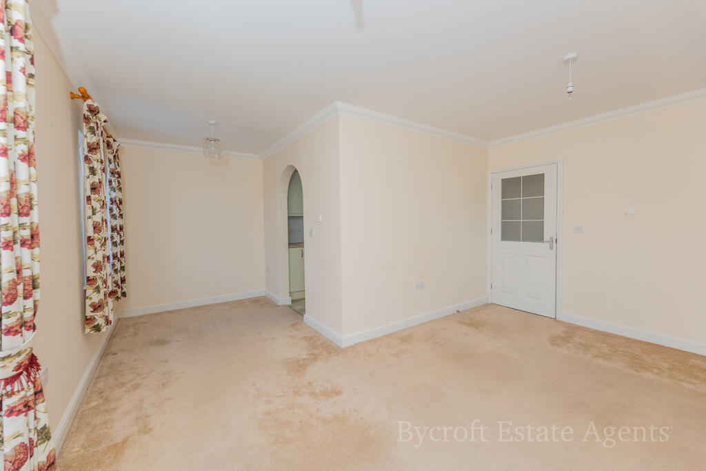 Broadland Close, Gorleston photo 3