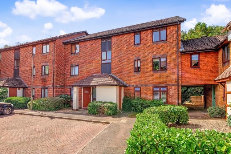 Main image of property: Spenlove Close, Abingdon