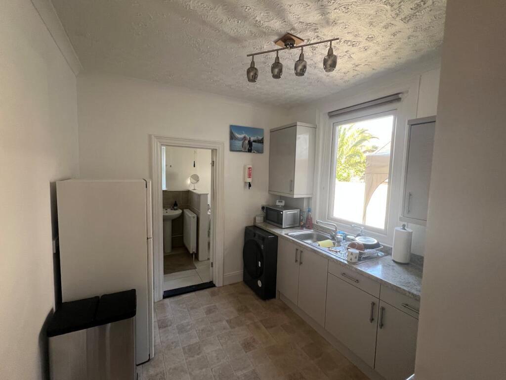 Apartment in Portsmouth, Milton - View 4