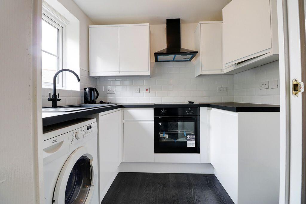 Apartment in Sandwell, West Midlands - View 4