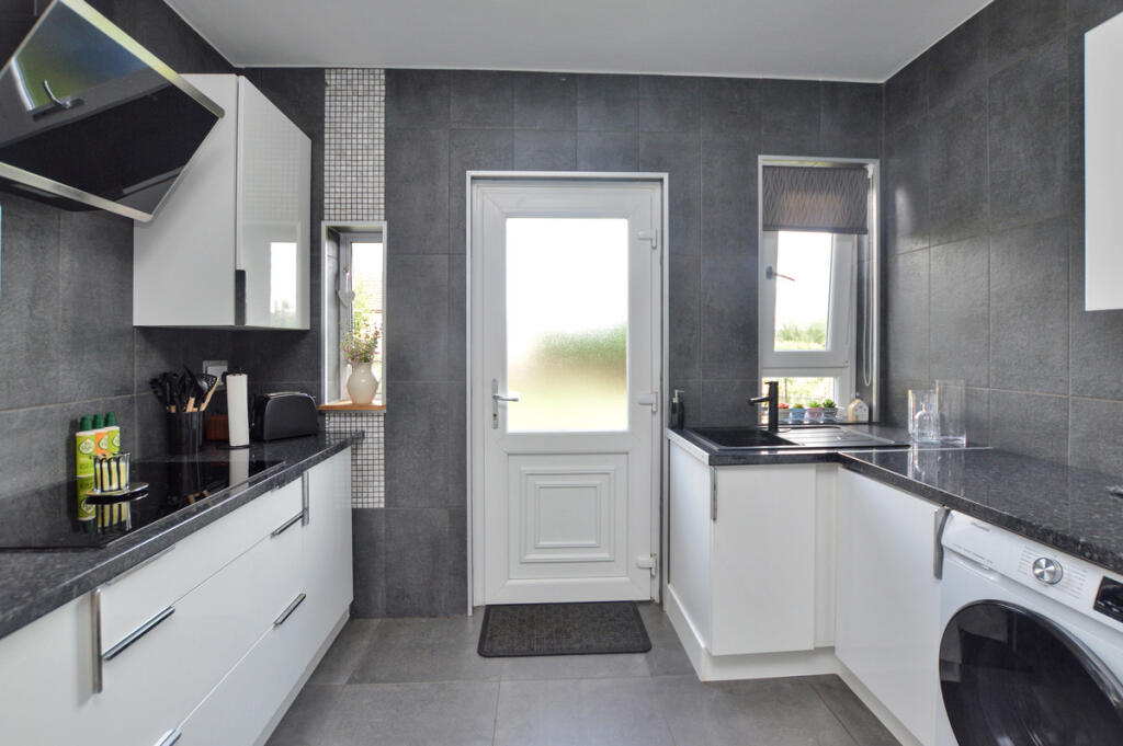 Apartment in Glasgow, South Lanarkshire - View 5