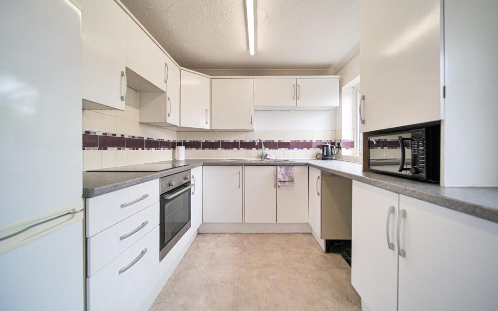 House in Swindon - View 4