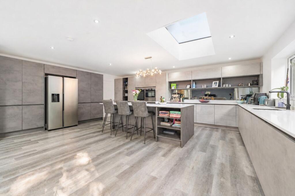 House in Bromley - View 5
