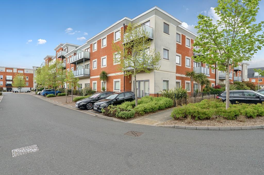 Main image of property: Kennet Island, Reading, RG2