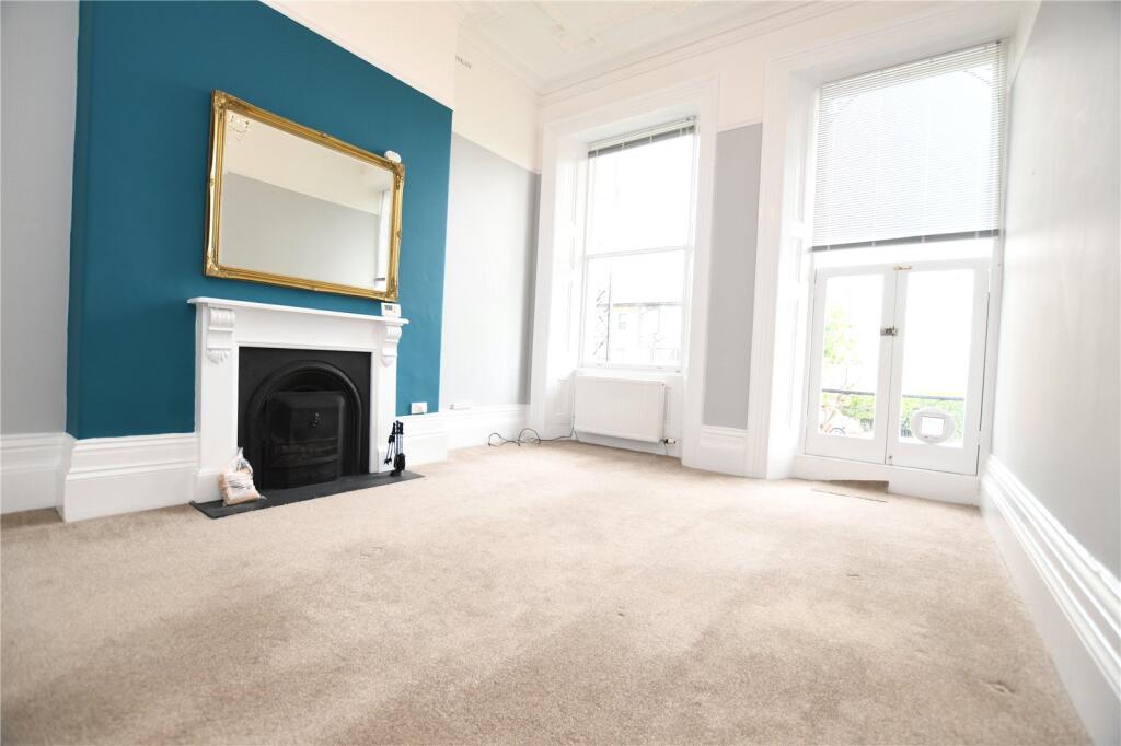 Apartment in Bristol - View 3