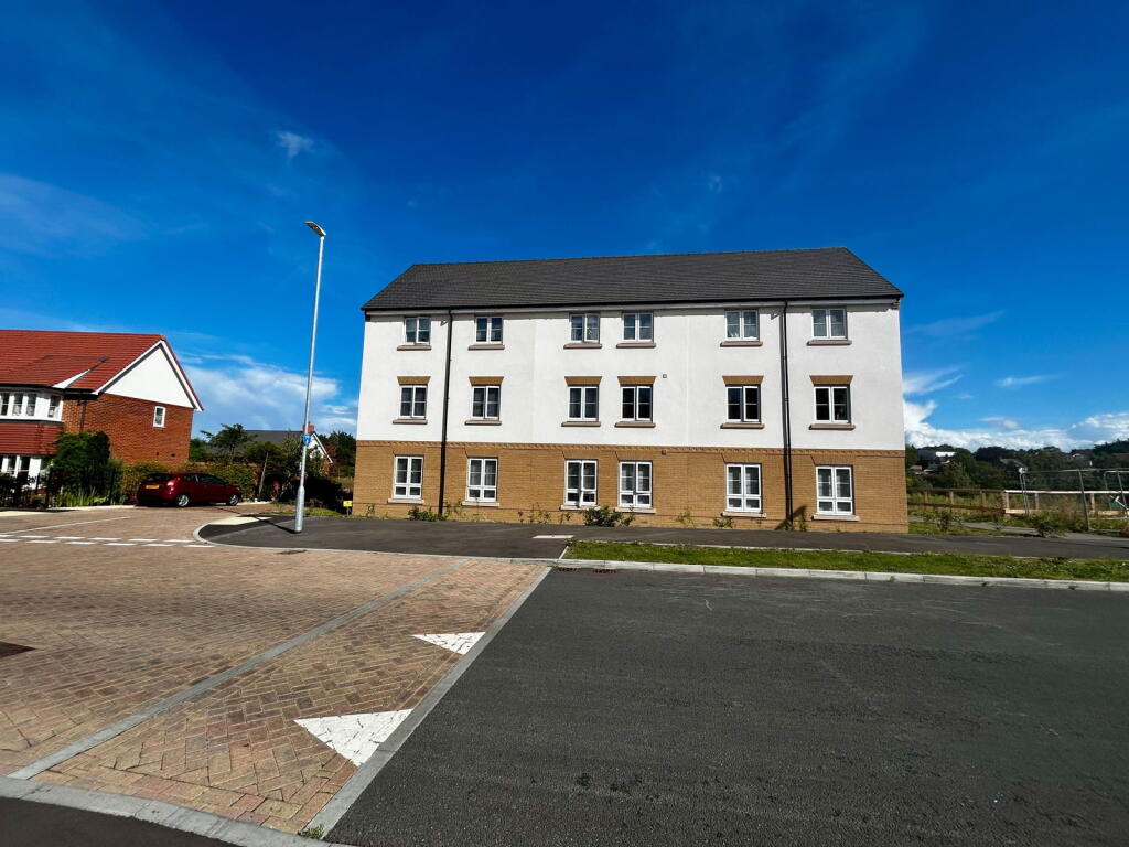 2-bed apartment on Northfleet, Gravesend ,DA11 7FQ, £120,000