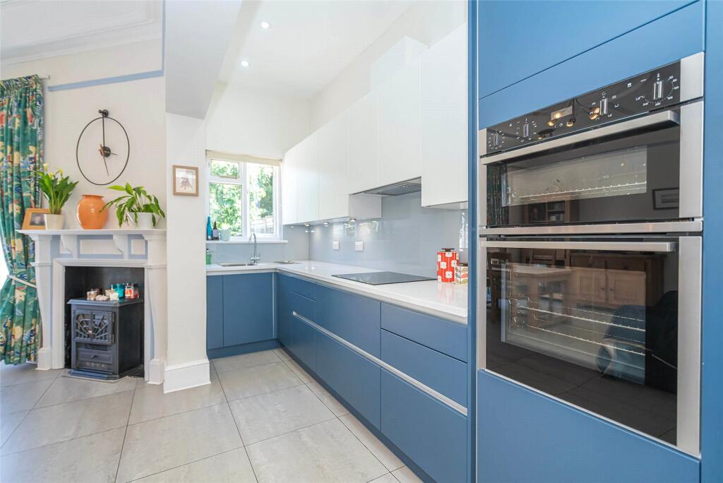 House in London, Finchley - View 4